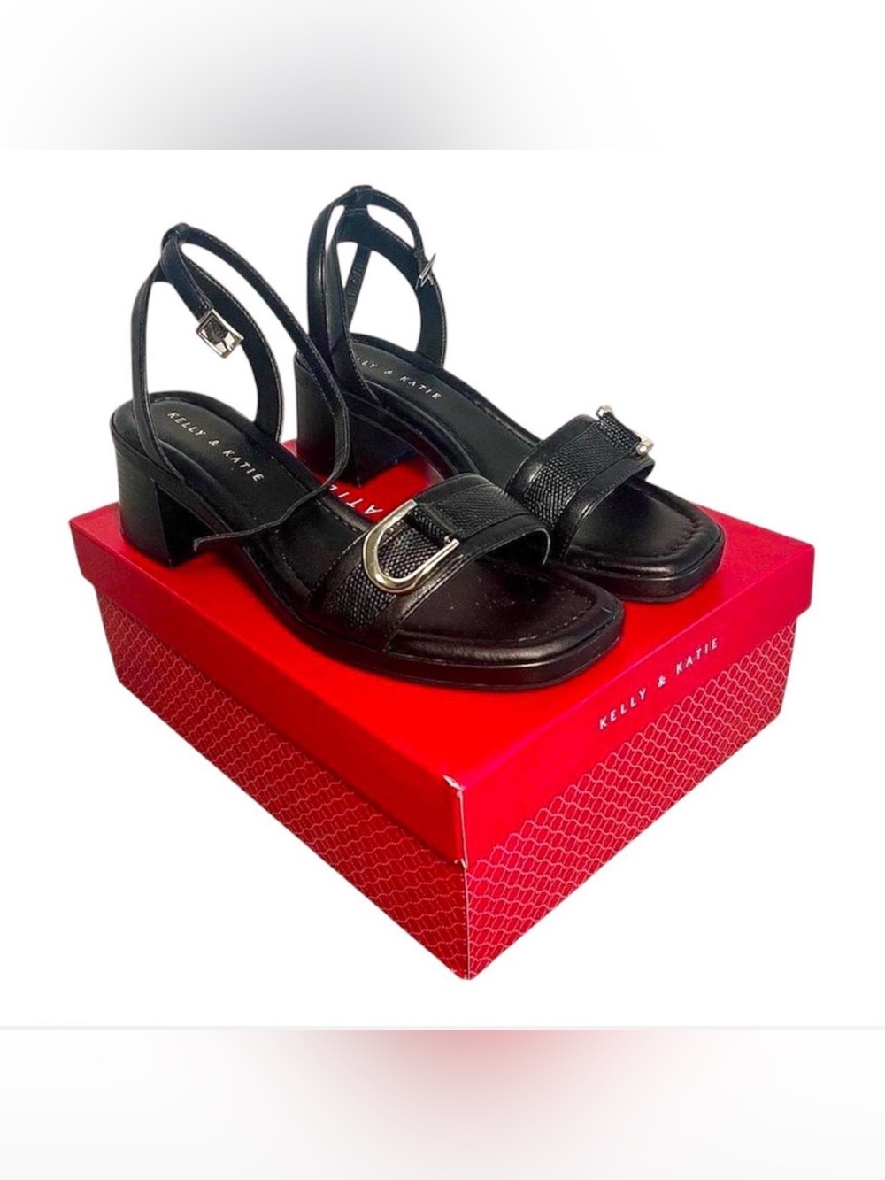 Kelly and Katie 10W Black & Gold Tesimay Sandal Block Heels (Worn ONCE)